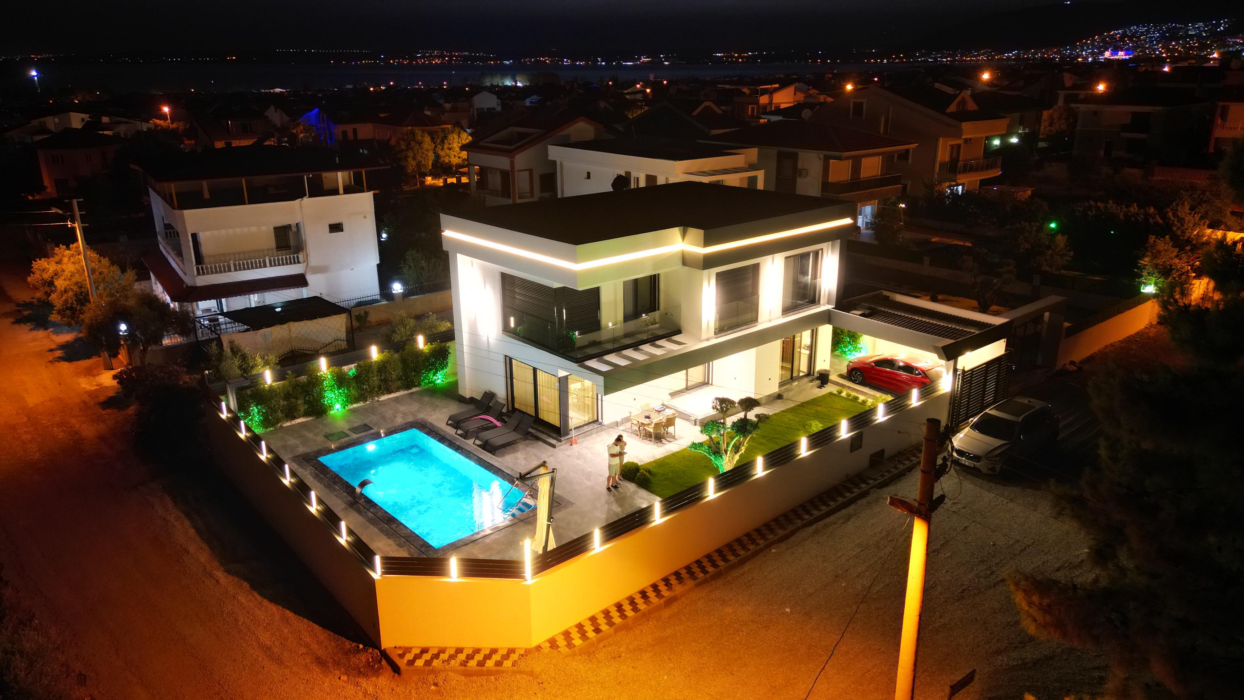 Aliye Emlak Villa / Akbük 