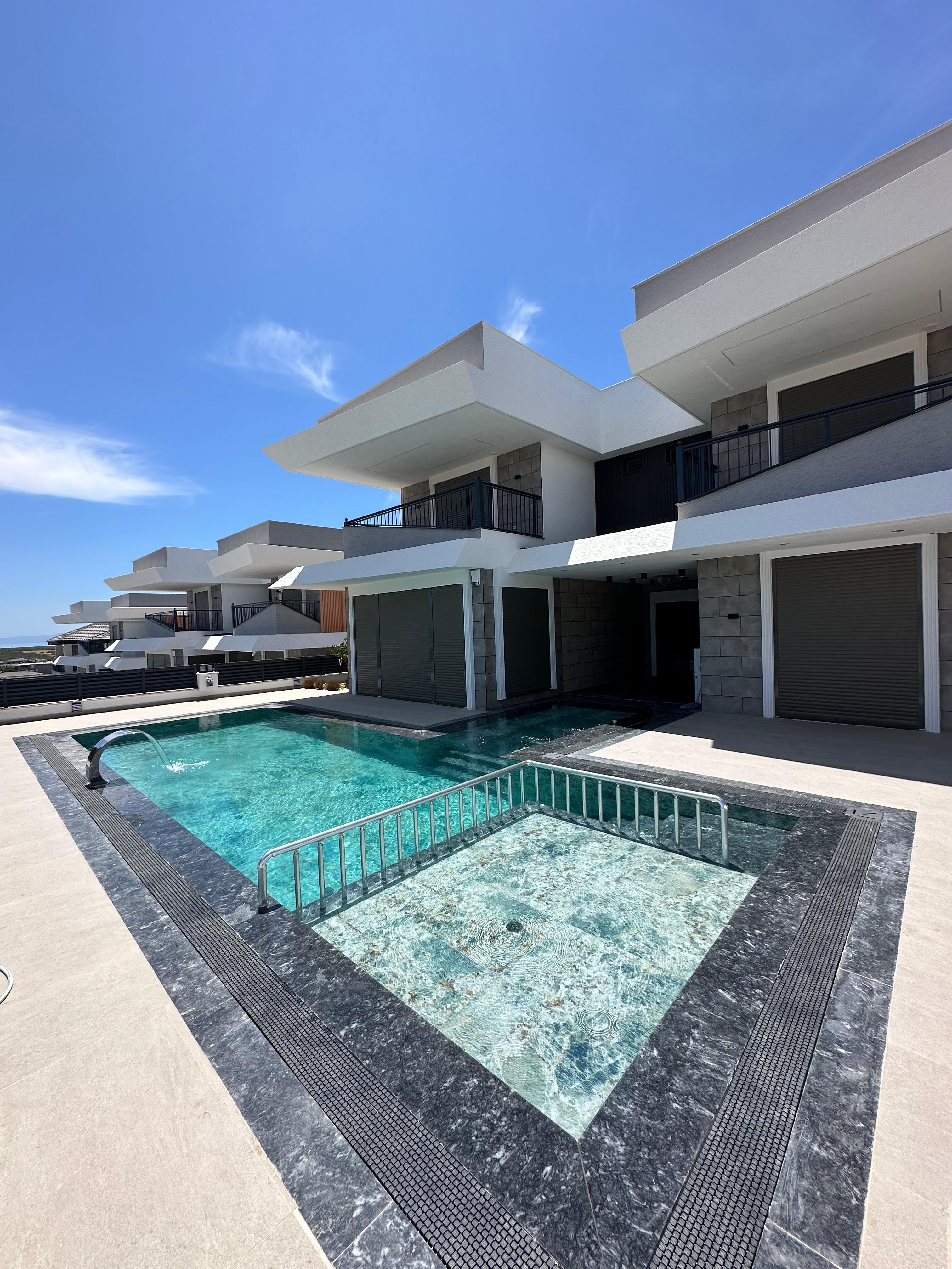 Saygın Tasarım İnşaat 3 Villa / Didim